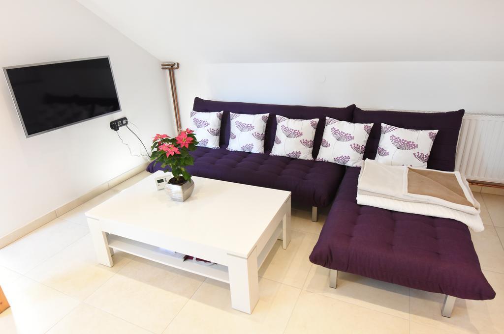 Apartment Carolija *